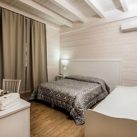 Le Camelie Bed & Breakfast Marina di Ginosa Bagian luar foto