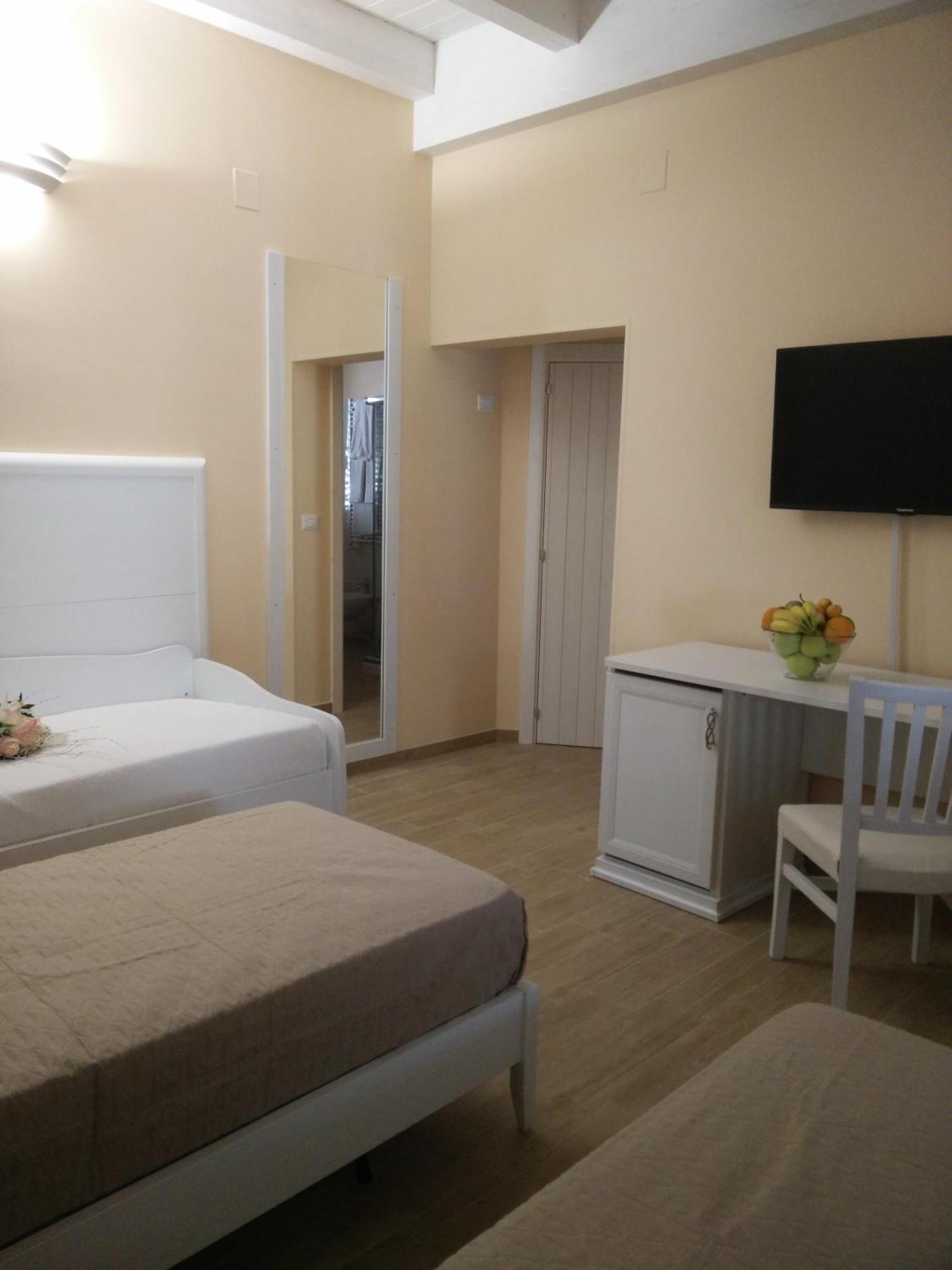 Le Camelie Bed & Breakfast Marina di Ginosa Ruang foto