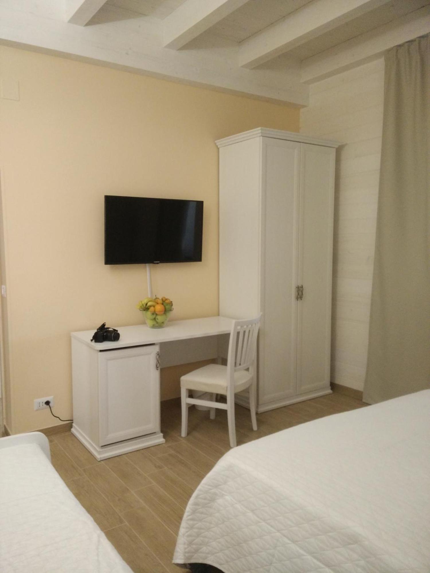Le Camelie Bed & Breakfast Marina di Ginosa Ruang foto