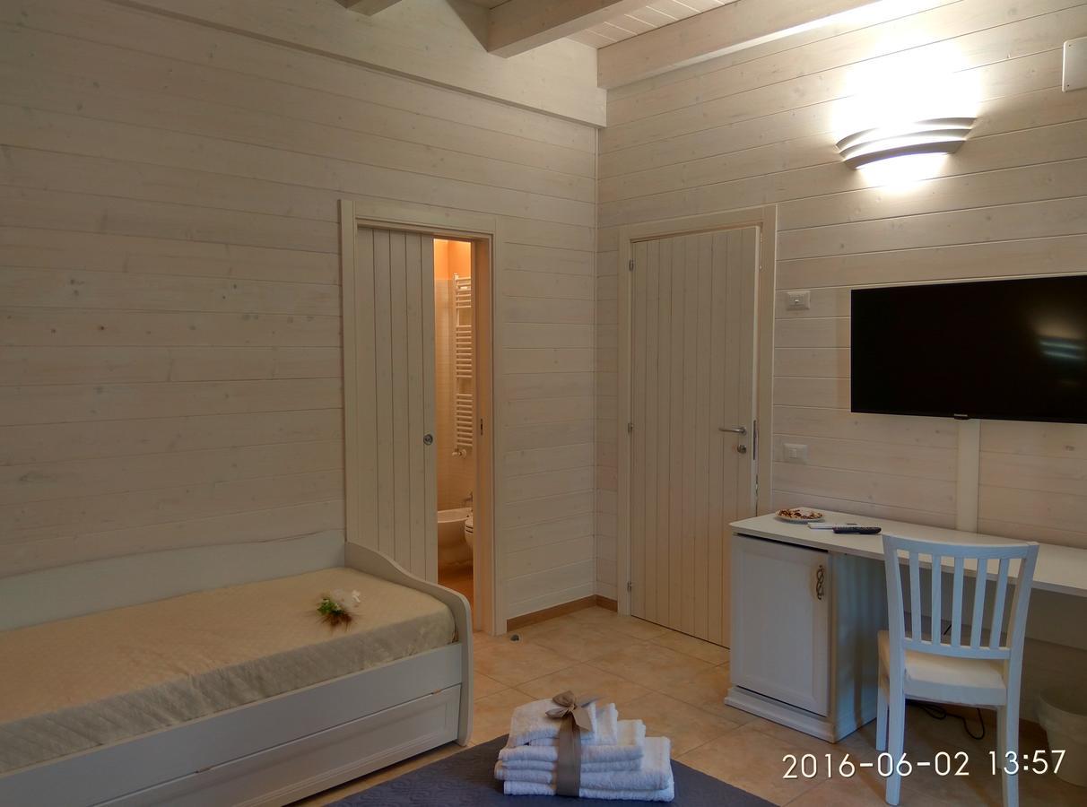 Le Camelie Bed & Breakfast Marina di Ginosa Ruang foto