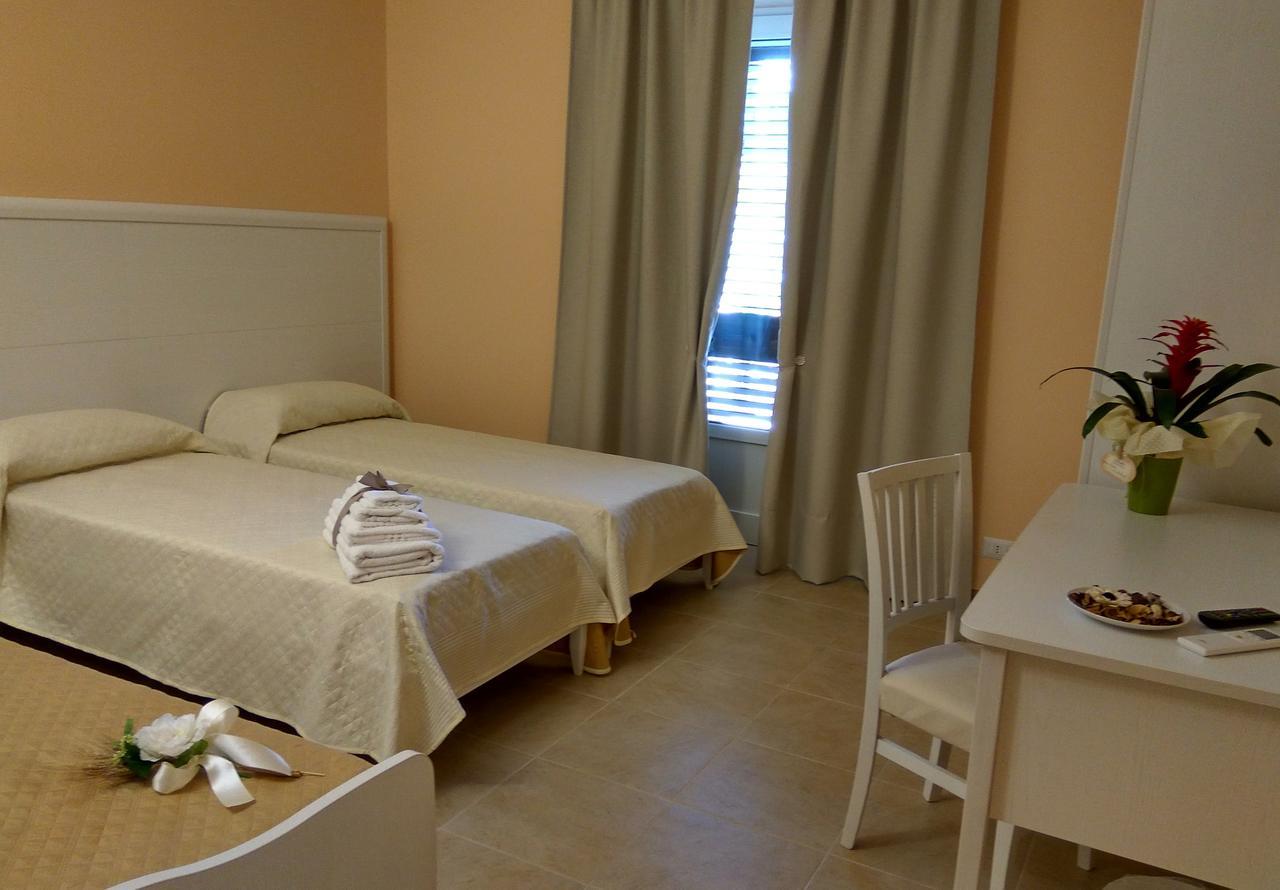 Le Camelie Bed & Breakfast Marina di Ginosa Bagian luar foto