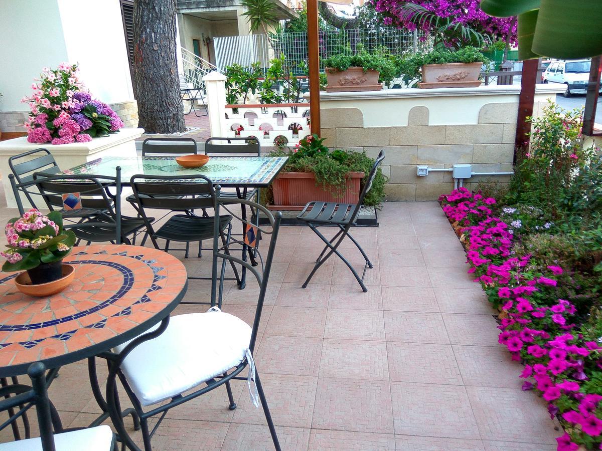Le Camelie Bed & Breakfast Marina di Ginosa Bagian luar foto