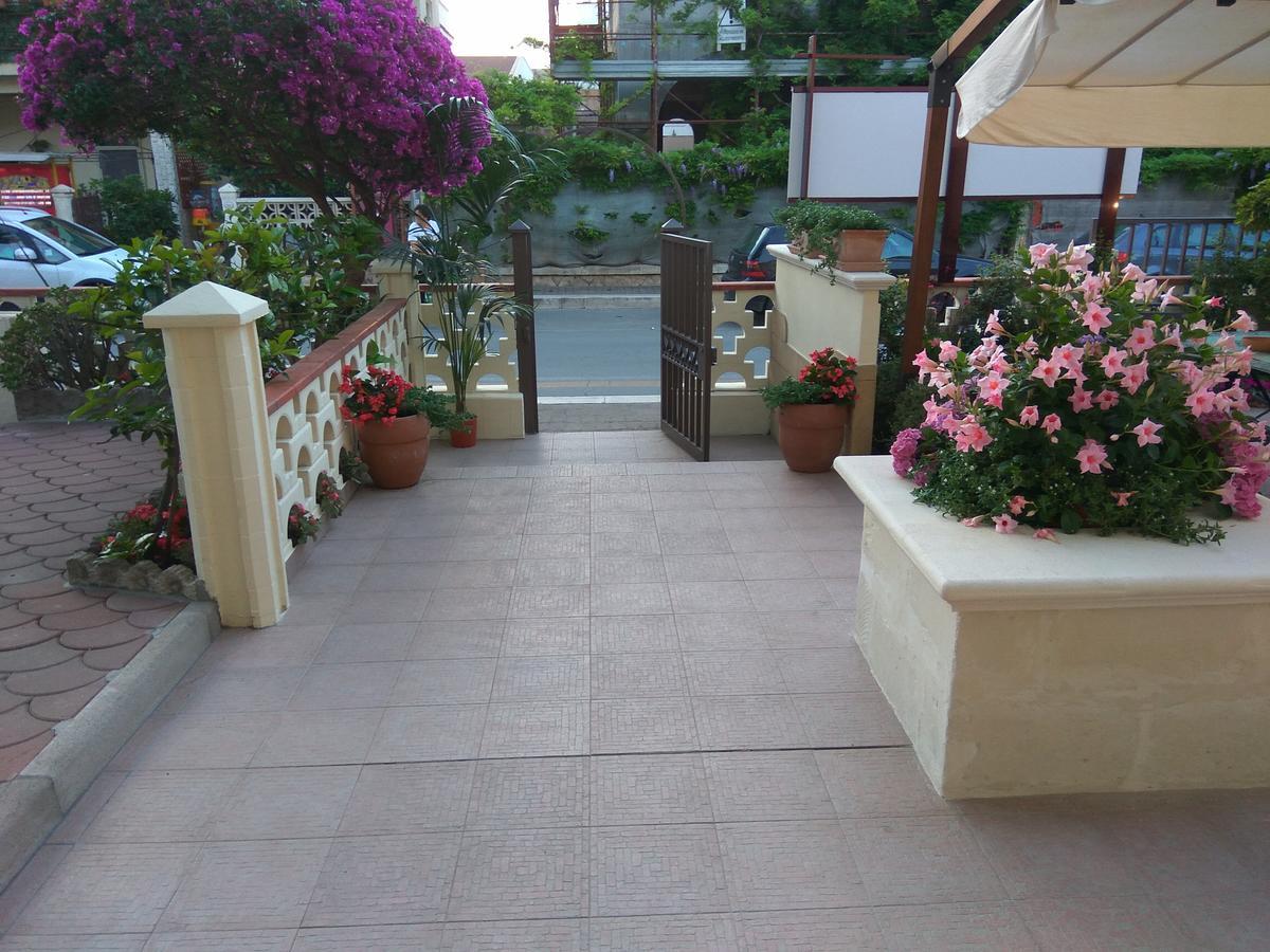 Le Camelie Bed & Breakfast Marina di Ginosa Bagian luar foto