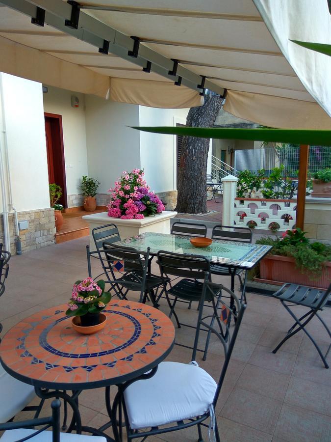 Le Camelie Bed & Breakfast Marina di Ginosa Bagian luar foto