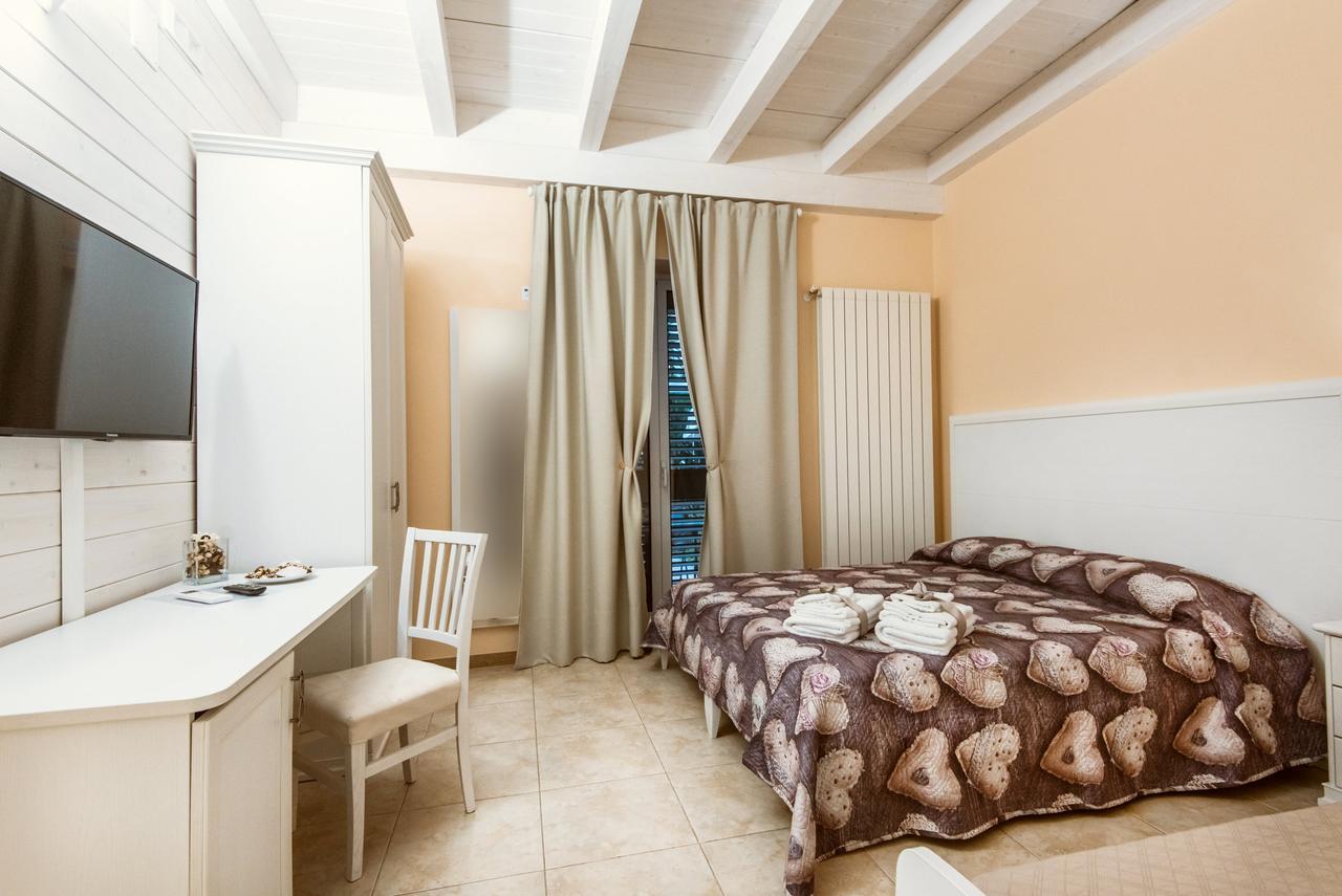 Le Camelie Bed & Breakfast Marina di Ginosa Bagian luar foto